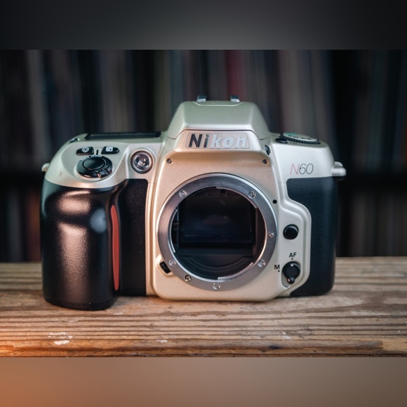 Nikon N60 35mm SLR film camera body only - Picture 2 of 7